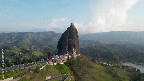 El penol de guatape en colombia