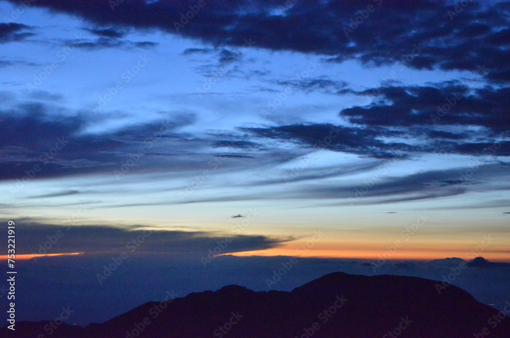 Obraz premium sunset in the mountains