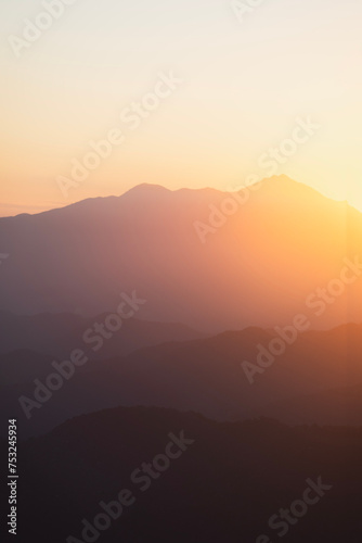 sunset in the mountains © Gustavo