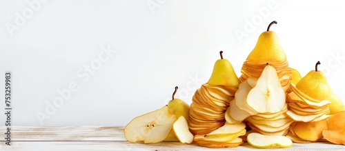 Fresh Pears and Slices Arra...