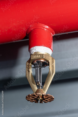 The best way to extinguish a fire is with a sprinkler system, a fire sprinkler system photo