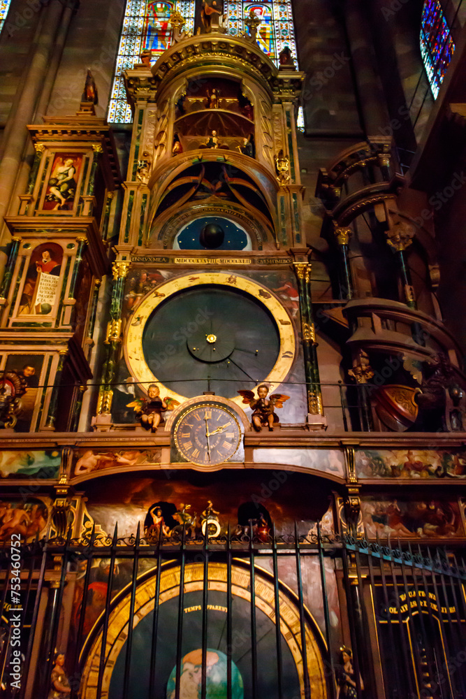 Obraz premium Astronomical clock in the Cathedral of Our Lady of Strasbourg in Strasbourg, France