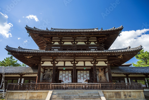 奈良 法隆寺 中門の夏景色