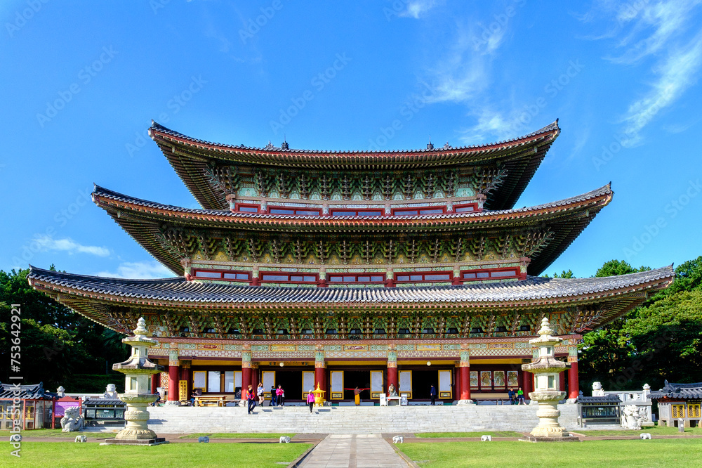 Yakcheonsa Buddhist Temple, 30 meters high, spanning 3305 square meters, the largest temple in Asia, Jeju Island, South Korea Yakcheonsa Buddhist Temple, 30 meters high, spanning 3305 square meters, the largest temple in Asia, Jeju Island, South Korea