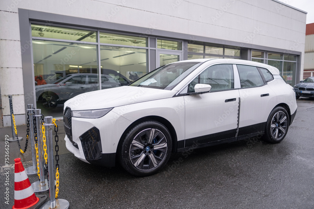 BMW iX xDrive mid-size electric crossover car, German manufacturer BMW ...