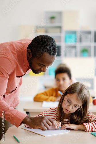 Lesson help describing tasks classroom school work