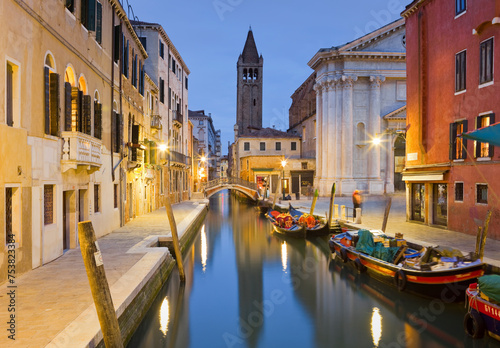 Italien, Venetien, Venedig, Dorsoduro, Rio di San Barnaba, Boote, Campo photo