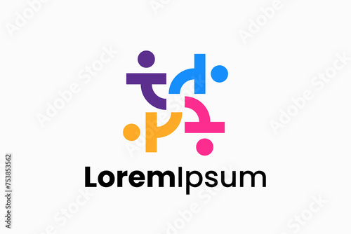 letter t community people Vector Logo Premium 