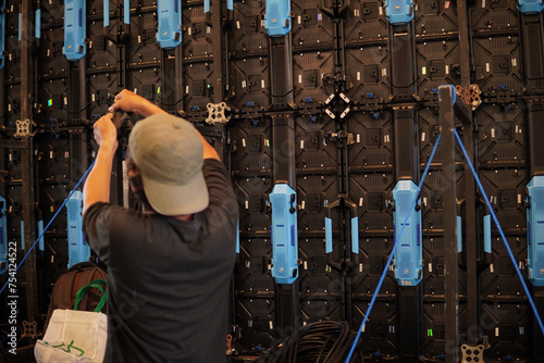 workers installing videotron photo