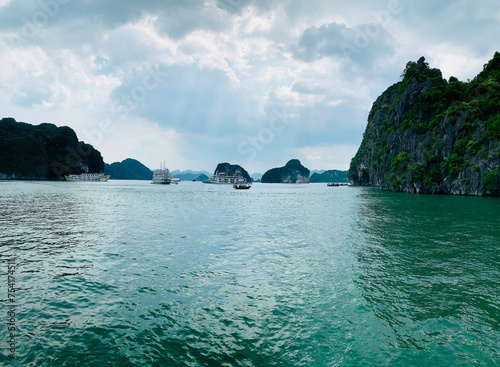 Ha long Bay, Vietnam © Andy