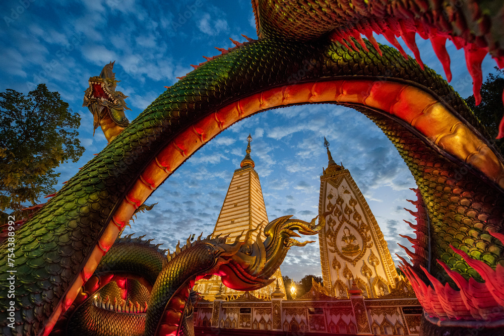 Fototapeta premium THAILAND UBON RATCHATHANI WAT PHRA THAT NONG BUA