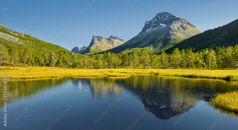 Innerdalstarnet, Skarfjellet, Innerdalen, More og Romsdal, Norwegen