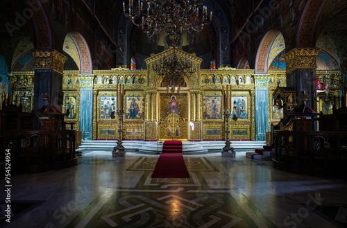 Obraz na płótnie Zakynthos, Greece - September 22, 2022: Interior of a dionysios zakynthos holy orthodox church w salonie