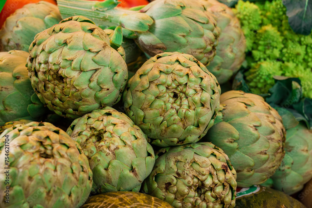 Obraz premium Lot of fresh fruits and vegetables for sale