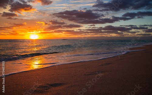 Fototapeta Naklejka Na Ścianę i Meble -  Beautiful clouds over the sea, sunrise