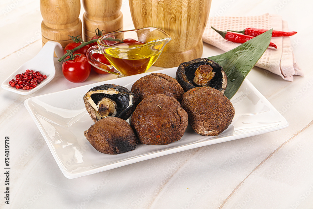 Baked brown champignons with spices Baked brown champignons with spices