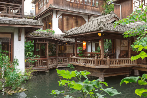 台湾・台中の茶藝館と池泉庭園　Chinese tea house and water garden in Taichung, Taiwan