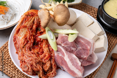 Korean food, Korean don, raw meat, kimchi, steamed, agu, pollack, dried pollack, seafood, braised chicken, side dishes, steamed eggs, squid,