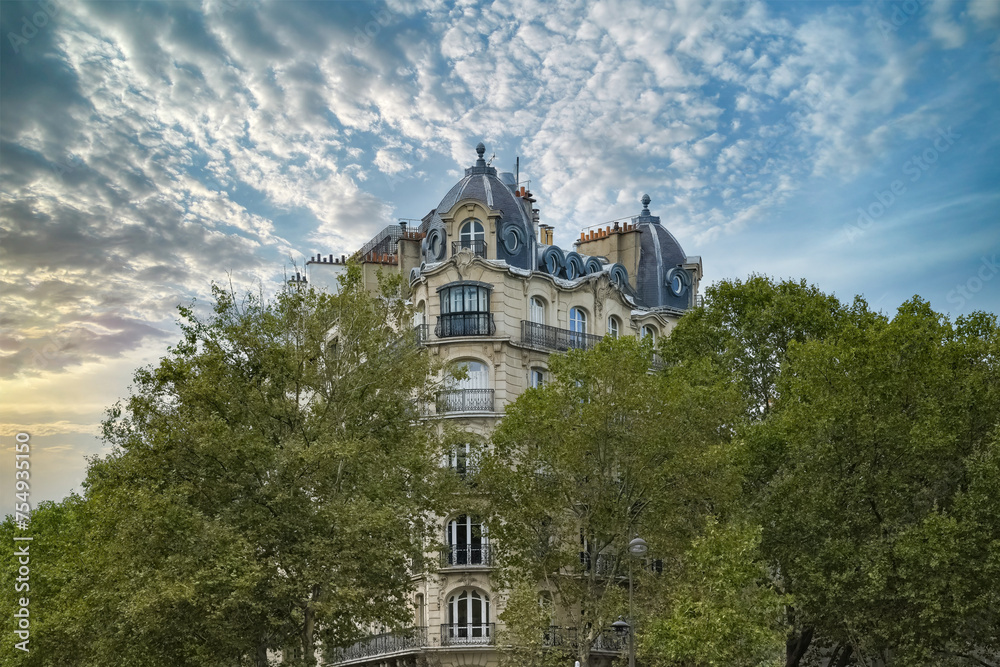 Paris, beautiful building boulevard de Port-Royal, in the 5e arrondissement, a luxury district 
 - obrazy, fototapety, plakaty 