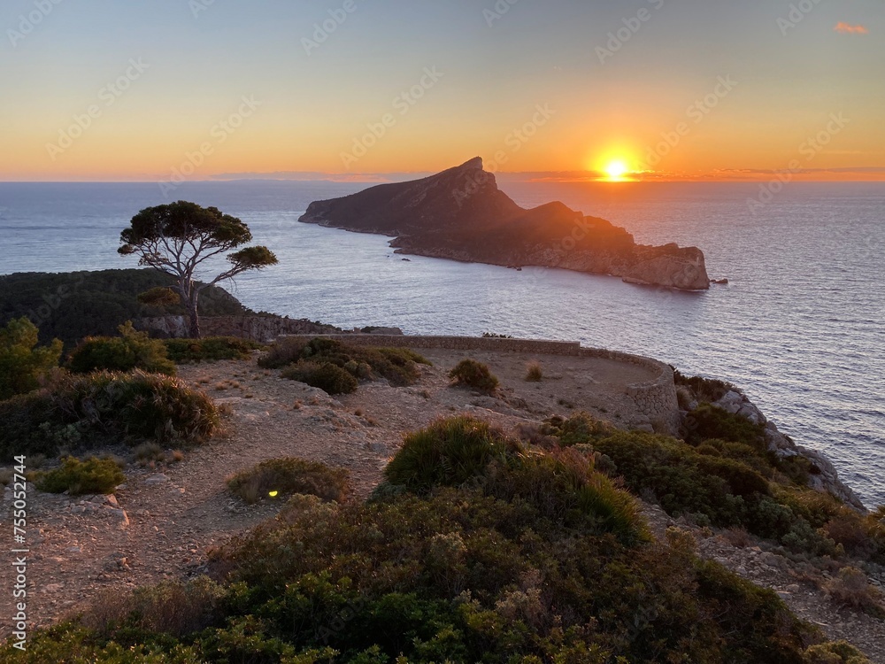 Mallorca und Sa Dragonera bei Sonnenuntergang