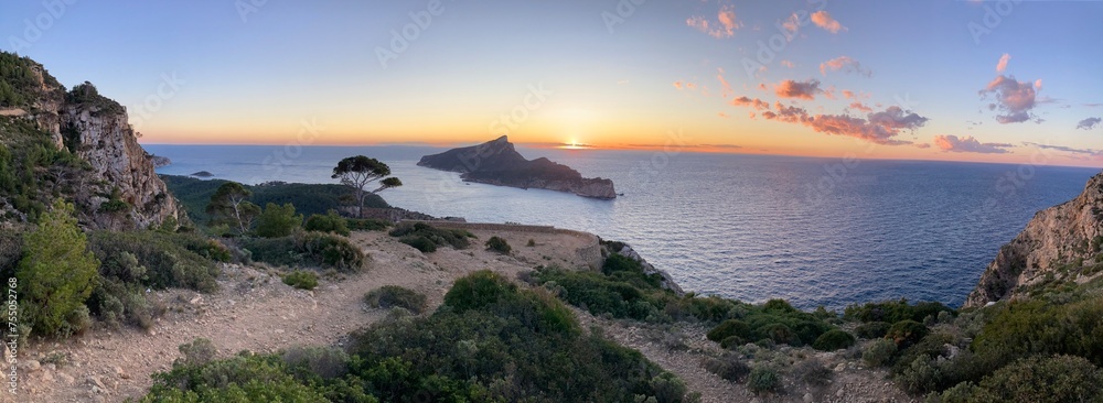 Mallorca und Sa Dragonera bei Sonnenuntergang