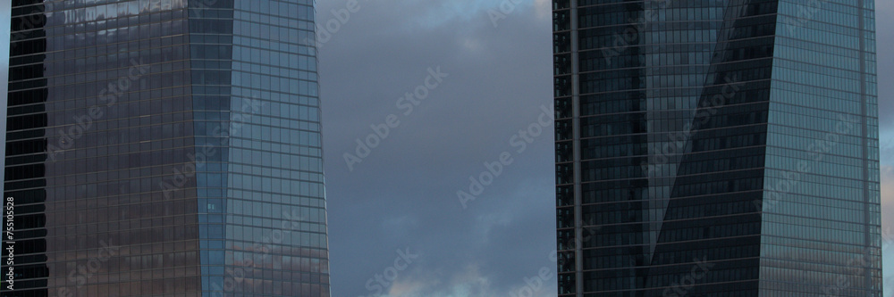 Cuatro torres Madrid Business. Rascacielos skyline ciudad  edificios cristal espejo