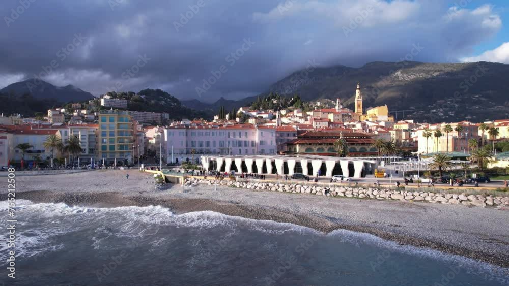 Au printemps en fin de journée ensoleillée à Menton - Alpes Maritime France