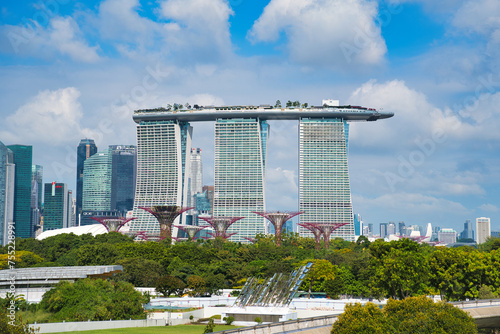 Canvas Print マリーナバラージから眺めるマリーナベイ サンズ　シンガポール　Marina Bay Sands Singapore