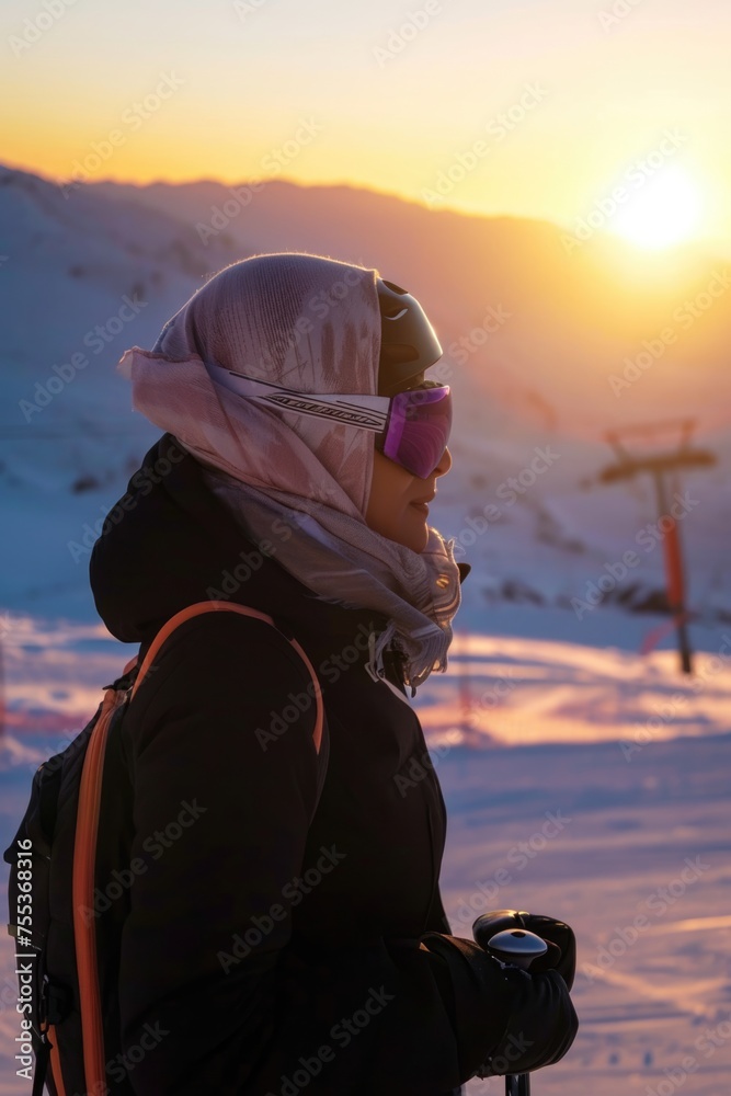 A Snowy Sunset and the Last Ski Run of the Day - obrazy, fototapety, plakaty 
