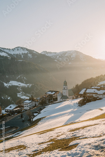 Fontanella im Großen Walsertal bei Sonnenuntergang im Winter (ID: 755530738)