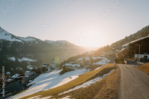 Fontanella im Großen Walsertal bei Sonnenuntergang im Winter (ID: 755531314)
