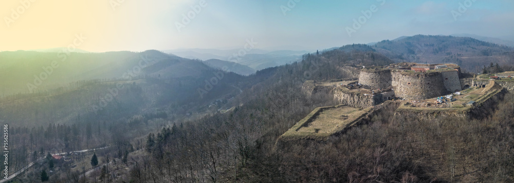 Φωτογραφία Srebrna Góra Fortress in the Owl Mountains in Lower Silesia