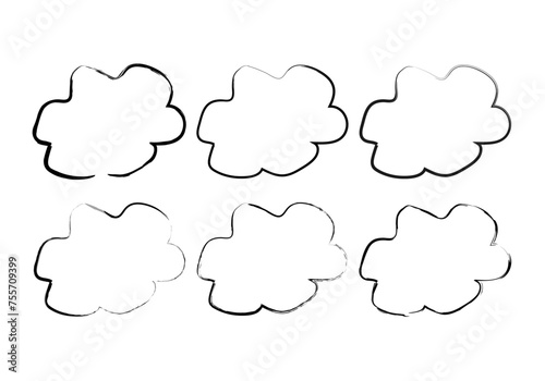 Hoja de icono negro de nubes hechos con diferentes trazos de pincel.