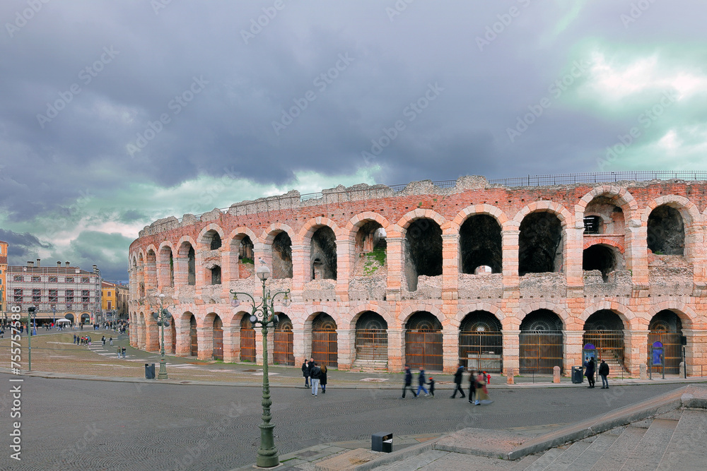 arena di verona in italia, arena of verona city in italy 
