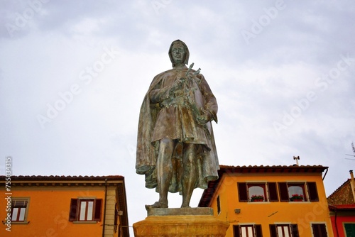 Slika na platnu statue of Giotto located in the square of the Tuscan village of Vicchio in Mugel