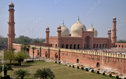THE MUGHAL CITY OF LAHORE IN PAKISTAN WITH THE FORT AND GREAT MOSQUE