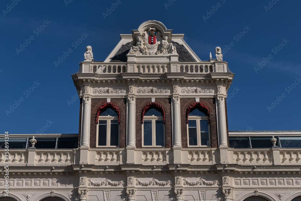 Obraz premium Vondelpark Pavilion (Vondelparkpaviljoen) is a building in the Vondelpark in Amsterdam, it was built in 1874 - 1881 in Italian Renaissance style. AMSTERDAM, The NETHERLANDS.