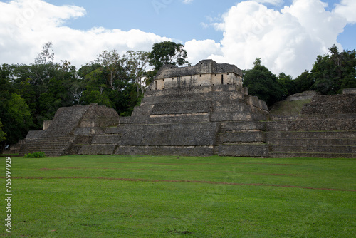 mayan temple in belize