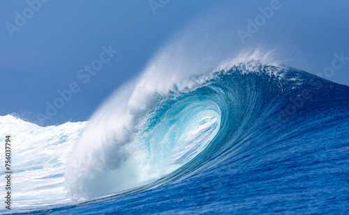 wave of water