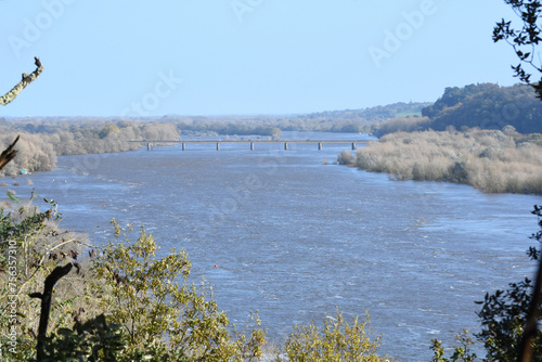 Pont entre la Loire-Atlantique (Oudon à gauche) et le Maine et Loire (Champtoceaux à droite). France