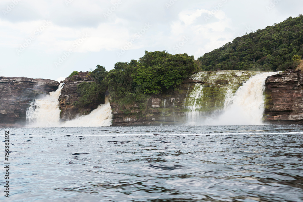 Canaima lagoon waterfalls, Salto Sapo