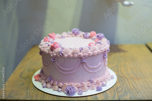 cake with roses, lambeth style cake photo