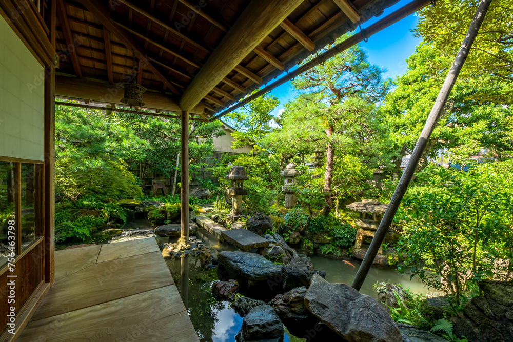 Fototapeta premium 石川県 金沢市 長町武家屋敷跡 野村家庭園