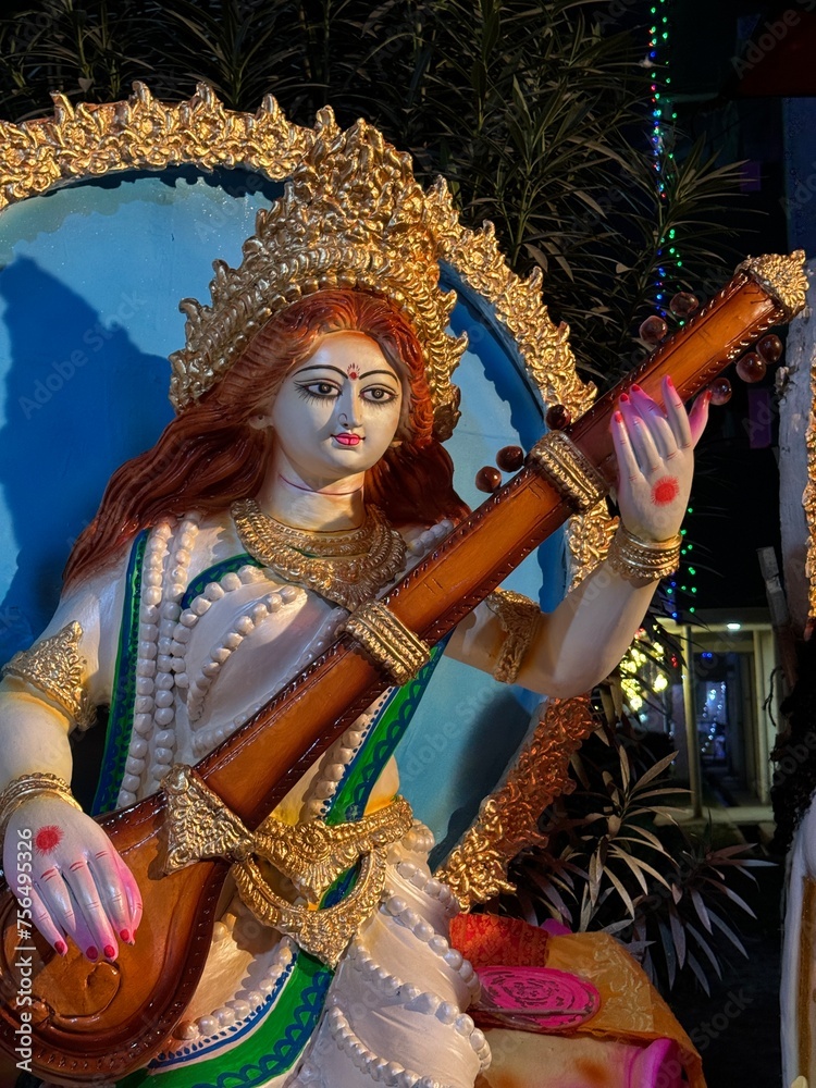 Obraz premium Devi Saraswati: The Hindu goddess of knowledge 