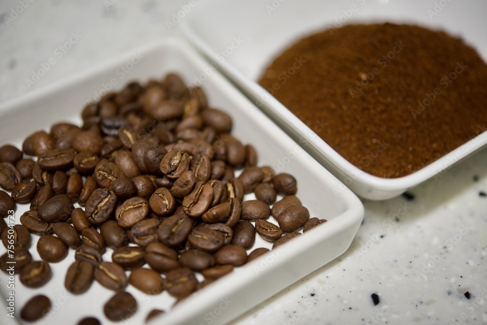 Fototapeta premium 원두 분쇄