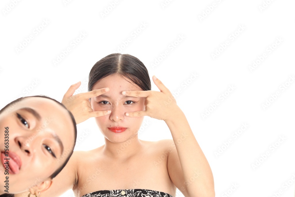 © Maeno - Two young beautiful Asian women