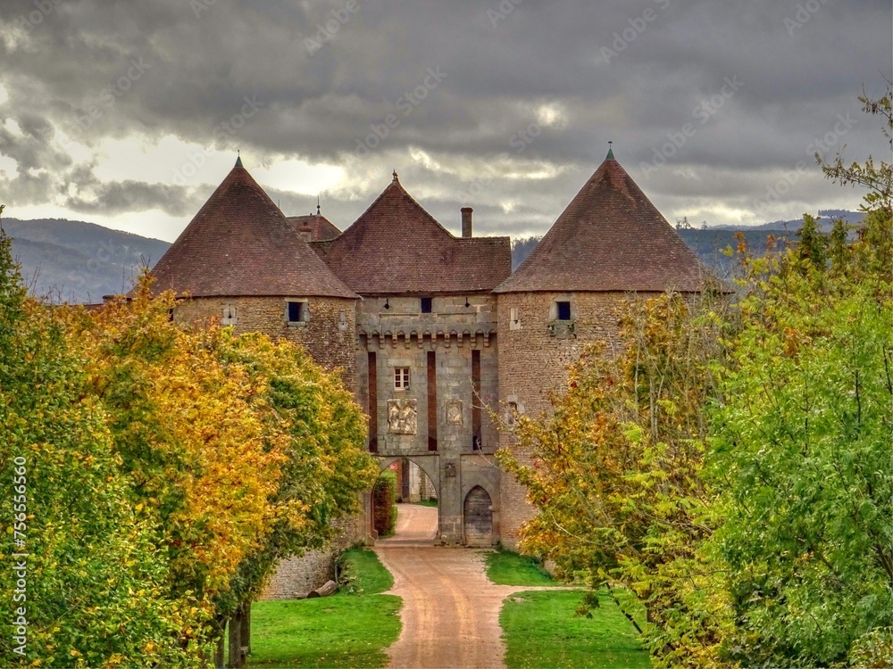 Château de Berzé-le-Châtel en Bourgogne.
