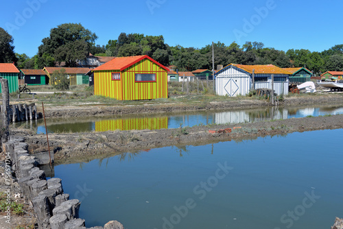 Fischerhütten in Boyardville auf der Ile d´Oleron photo