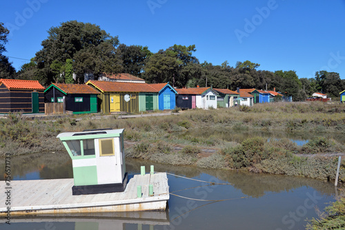 Obraz na płótnie Fischerhütten in Boyardville auf der Ile d`Oleron w salonie