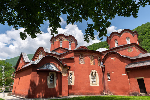 Monastère patriarcal orthodoxe de Pec au Kosovo photo